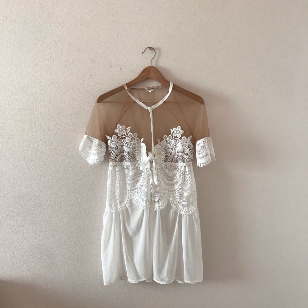 For Love & Lemons White St. Lucia Chiffon Robe